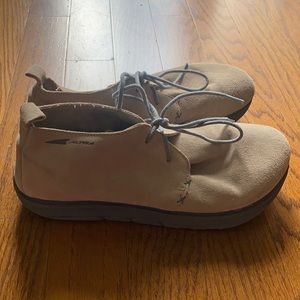 Altra desert boot tan